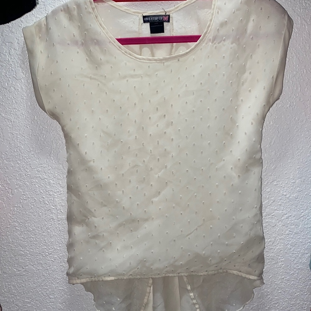 white t shirt